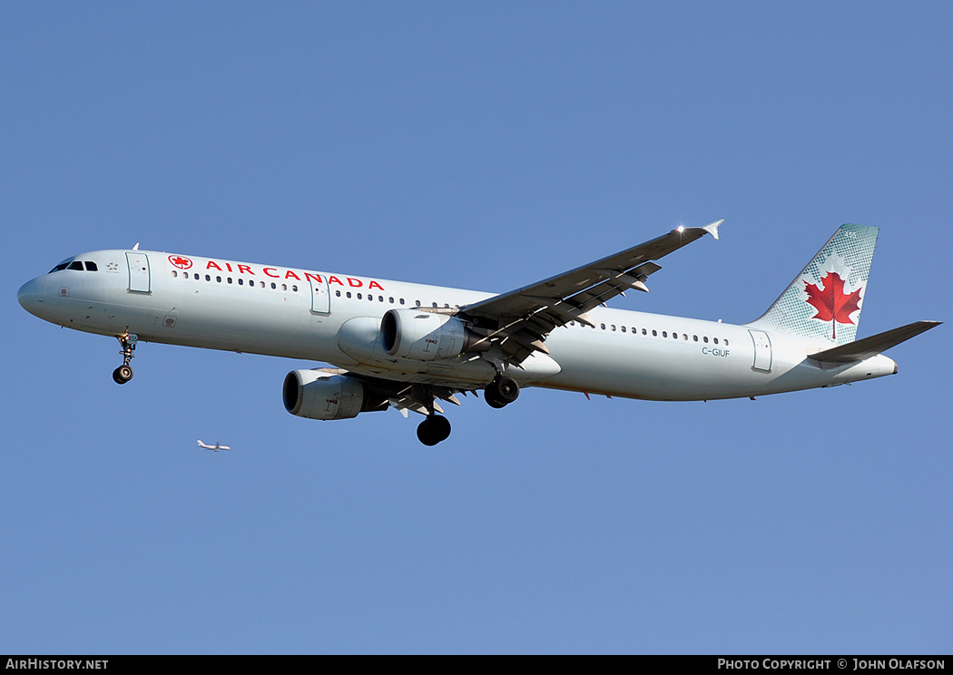 Aircraft Photo of C-GIUF | Airbus A321-211 | Air Canada | AirHistory.net #189290