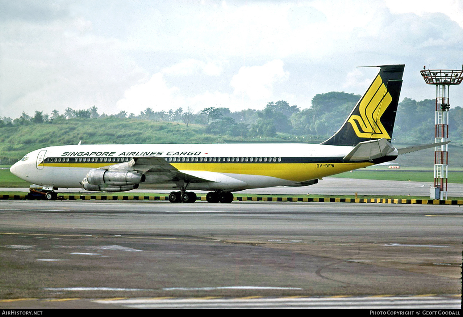 Aircraft Photo of 9V-BFW | Boeing 707-338C | Singapore Airlines Cargo | AirHistory.net #189347