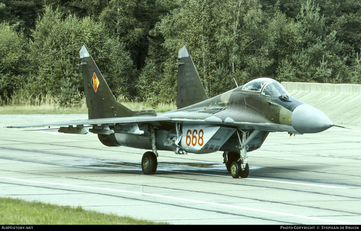Aircraft Photo of 668 | Mikoyan-Gurevich MiG-29A (9-12A) | East Germany - Air Force | AirHistory.net #189369