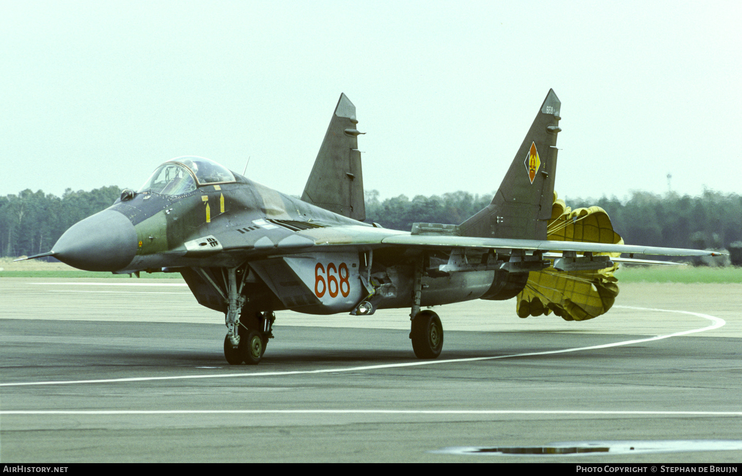 Aircraft Photo of 668 | Mikoyan-Gurevich MiG-29A (9-12A) | East Germany - Air Force | AirHistory.net #189520