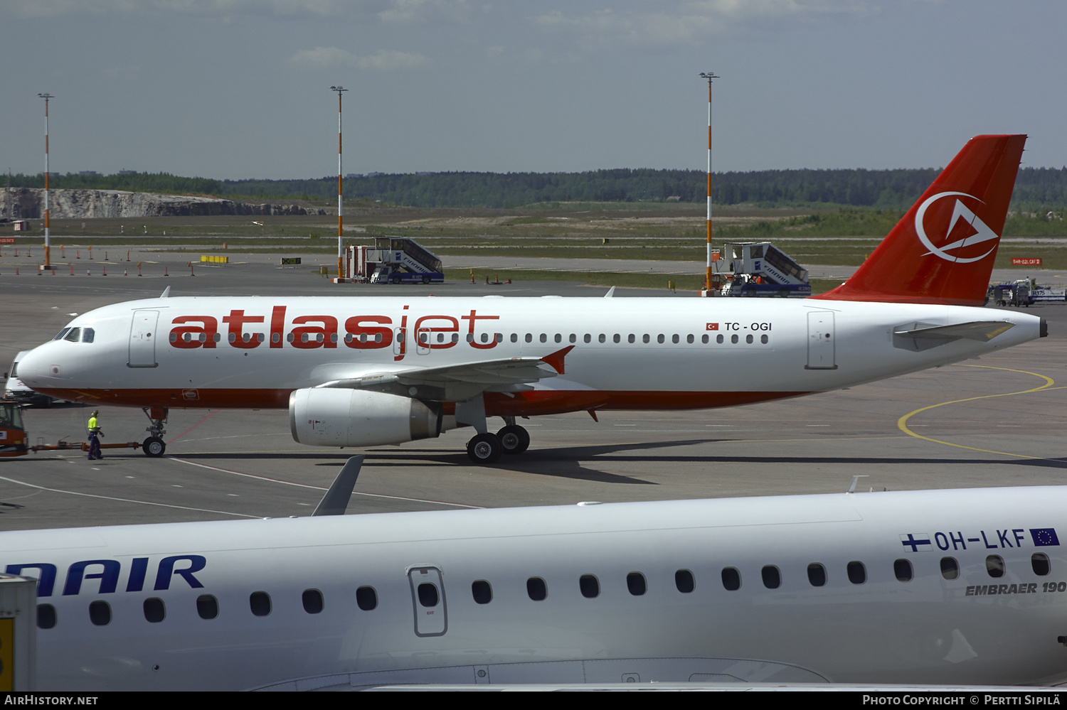 Aircraft Photo of TC-OGI | Airbus A320-232 | Atlasjet Airlines | AirHistory.net #189551