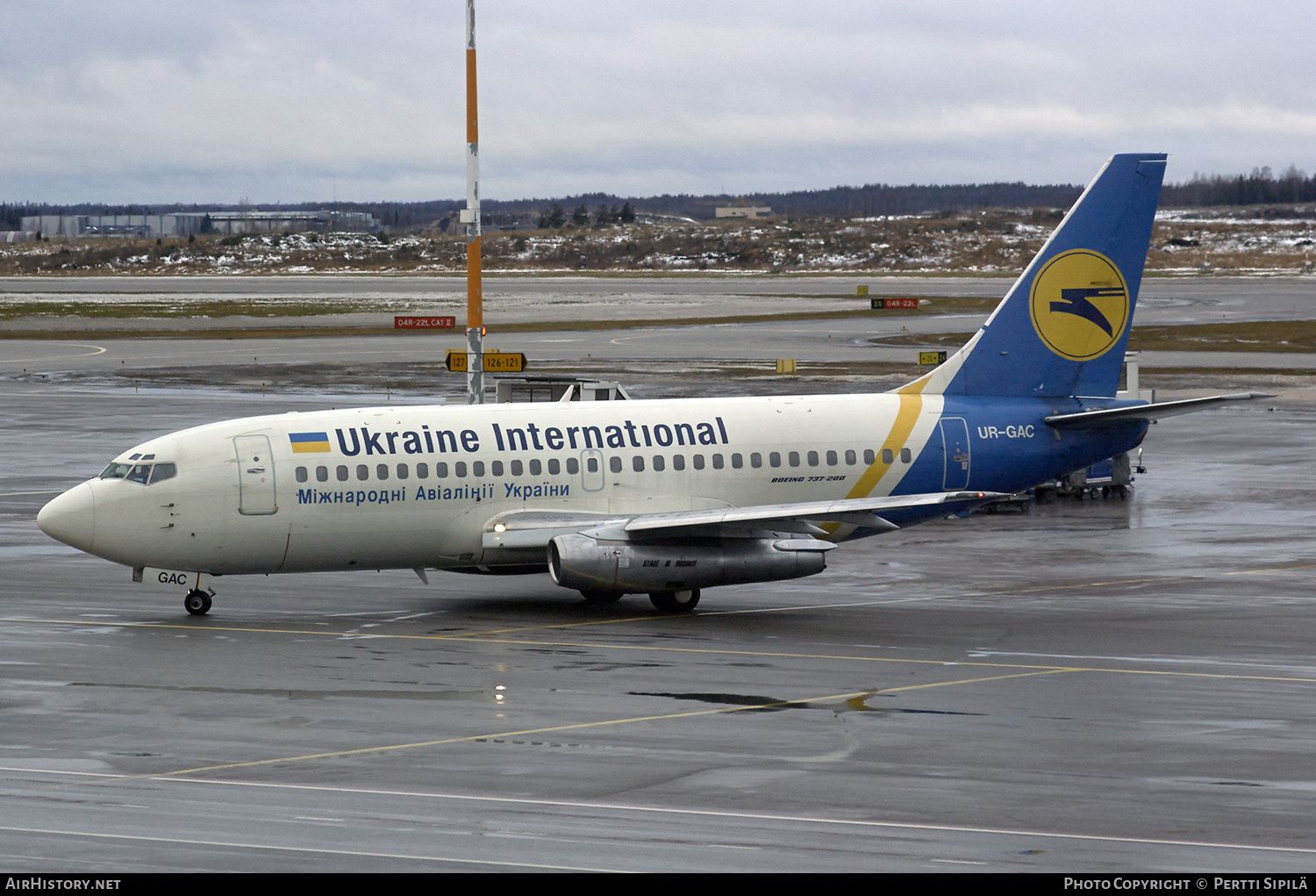 Aircraft Photo of UR-GAC | Boeing 737-247/Adv | Ukraine International Airlines | AirHistory.net #190147