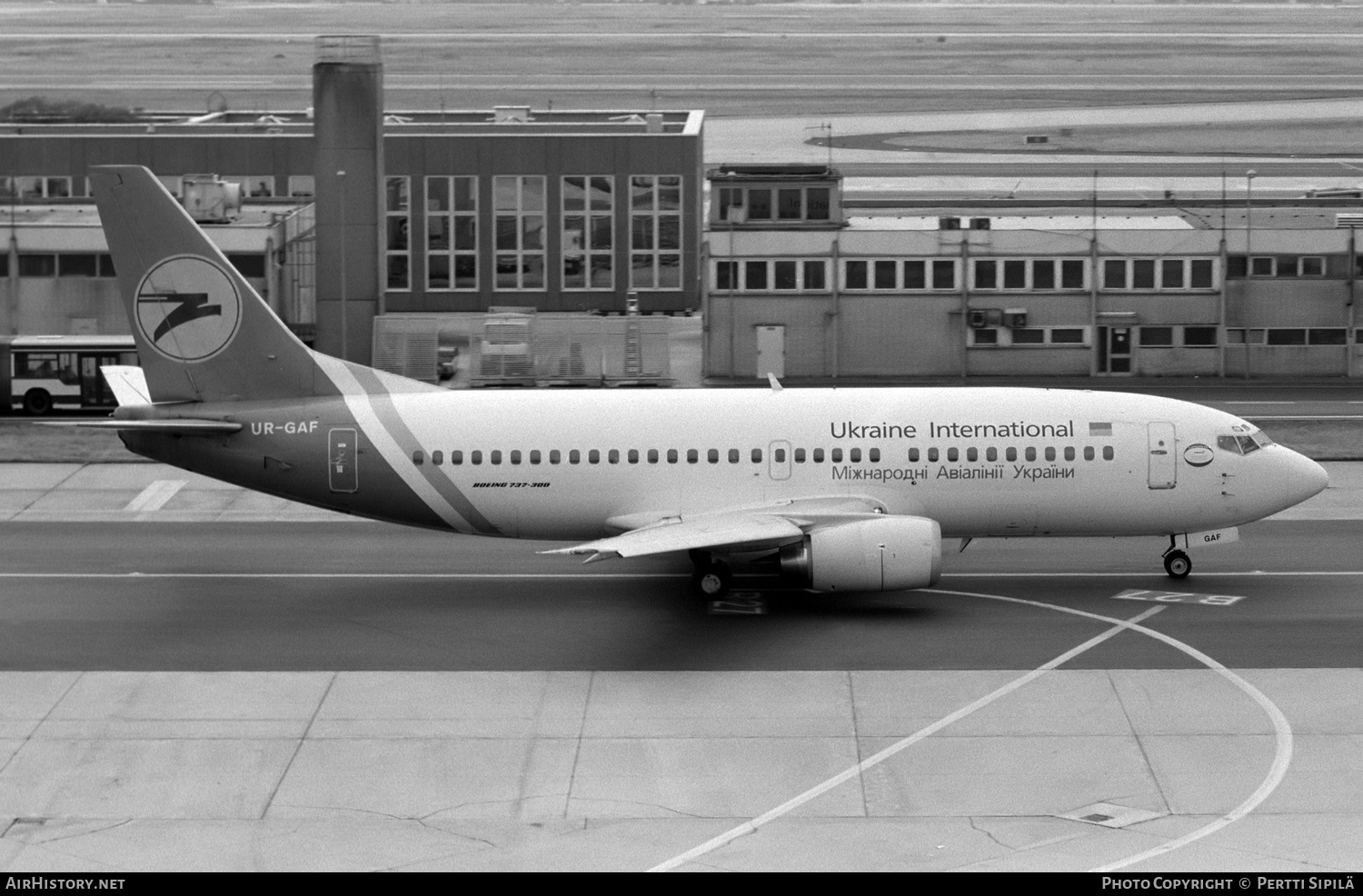 Aircraft Photo of UR-GAF | Boeing 737-35B | Ukraine International Airlines | AirHistory.net #190148