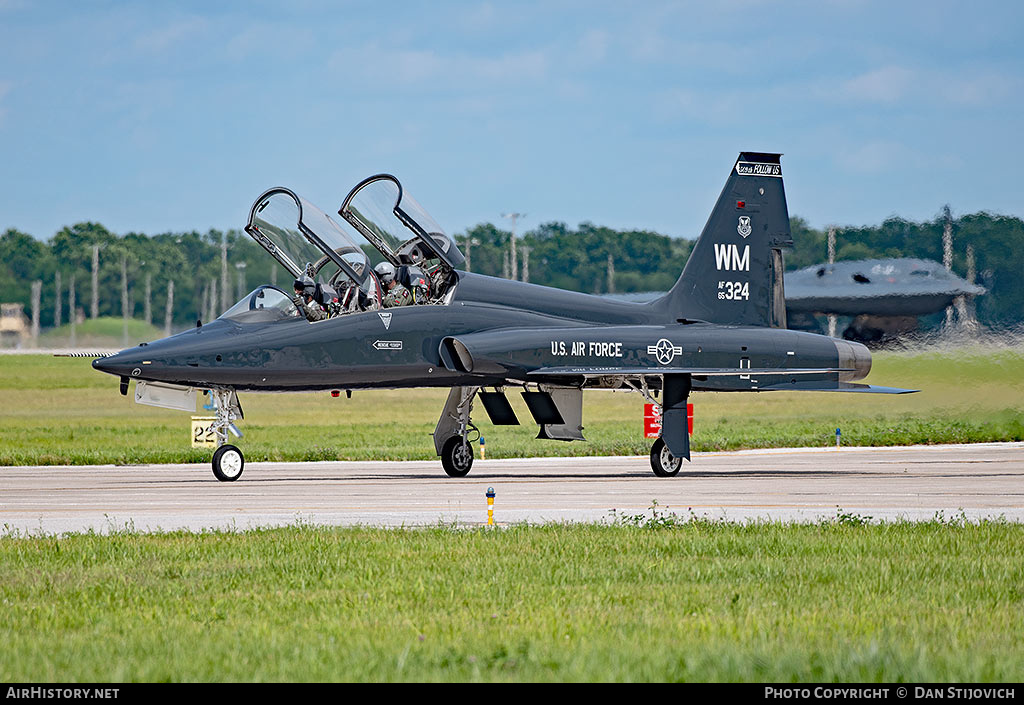 Aircraft Photo of 65-10324 / AF65-324 | Northrop T-38A Talon | USA - Air Force | AirHistory.net #190869