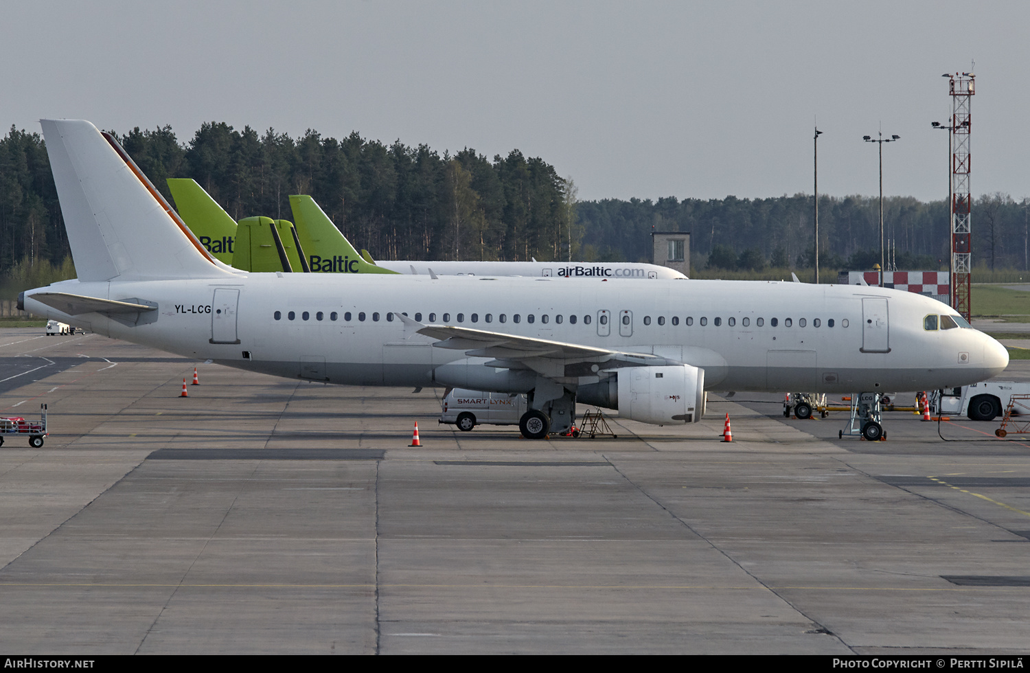 Aircraft Photo of YL-LCG | Airbus A320-212 | AirHistory.net #191129