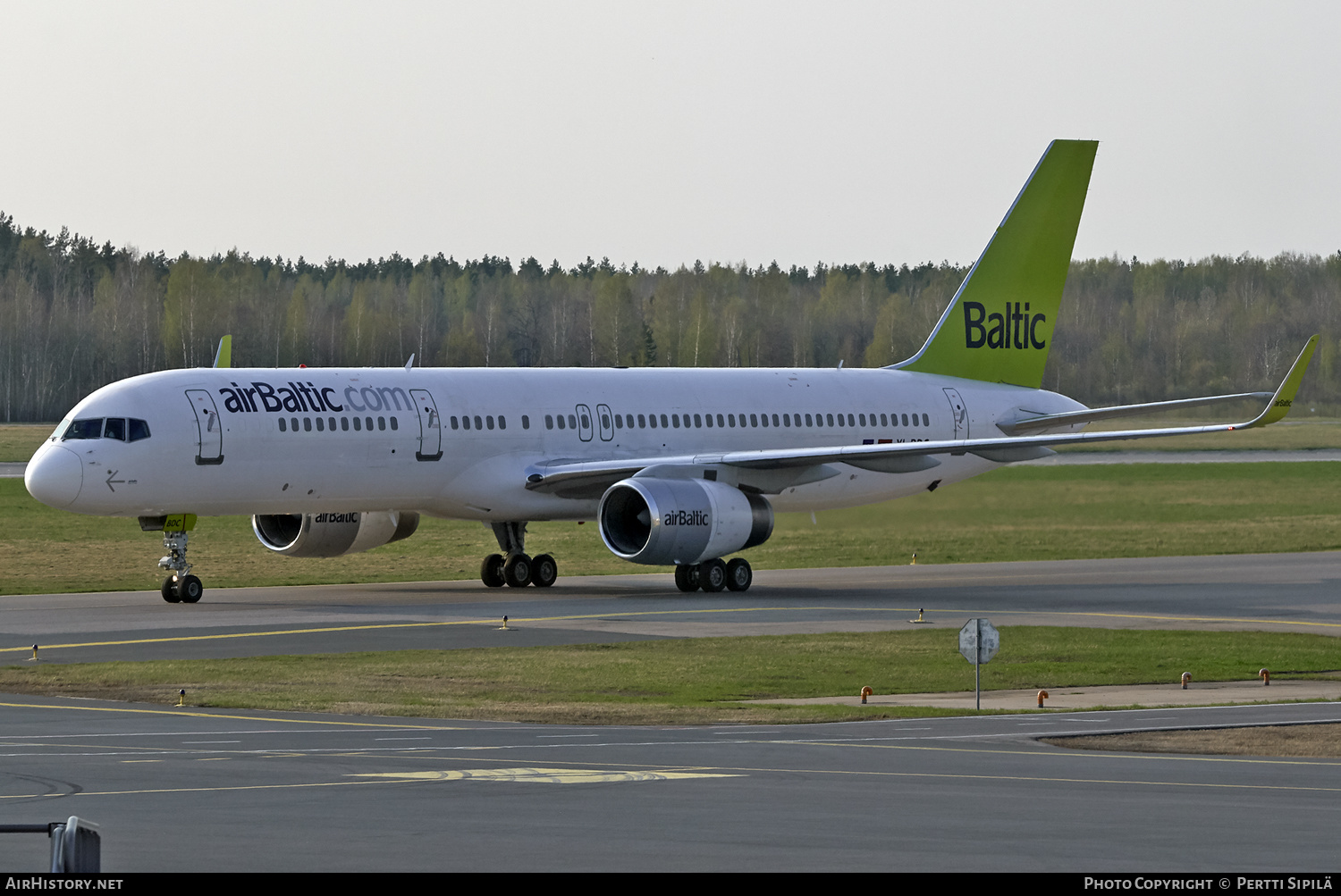 Aircraft Photo of YL-BDC | Boeing 757-256 | AirBaltic | AirHistory.net #191149
