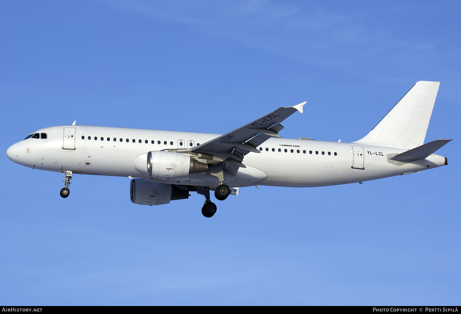 Aircraft Photo of YL-LCL | Airbus A320-214 | AirHistory.net #191164