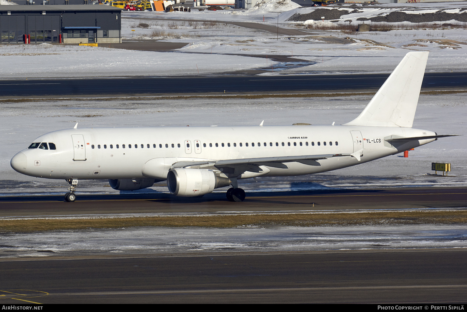 Aircraft Photo of YL-LCS | Airbus A320-214 | AirHistory.net #191171