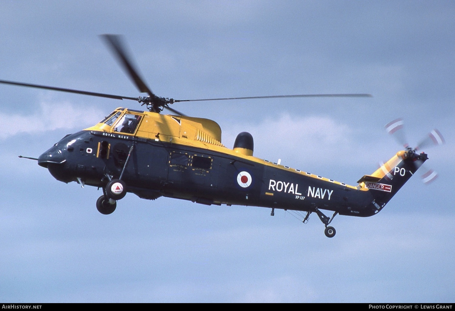 Aircraft Photo of XP137 | Westland WS-58 Wessex HAS.3 | UK - Navy | AirHistory.net #191289