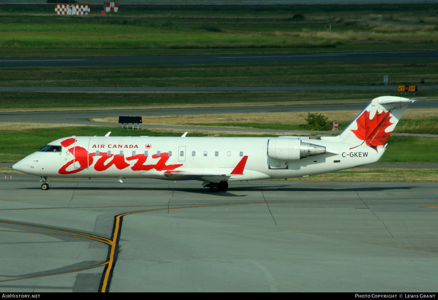 Aircraft Photo of C-GKEW | Bombardier CRJ-200LR (CL-600-2B19) | Air Canada Jazz | AirHistory.net #191531