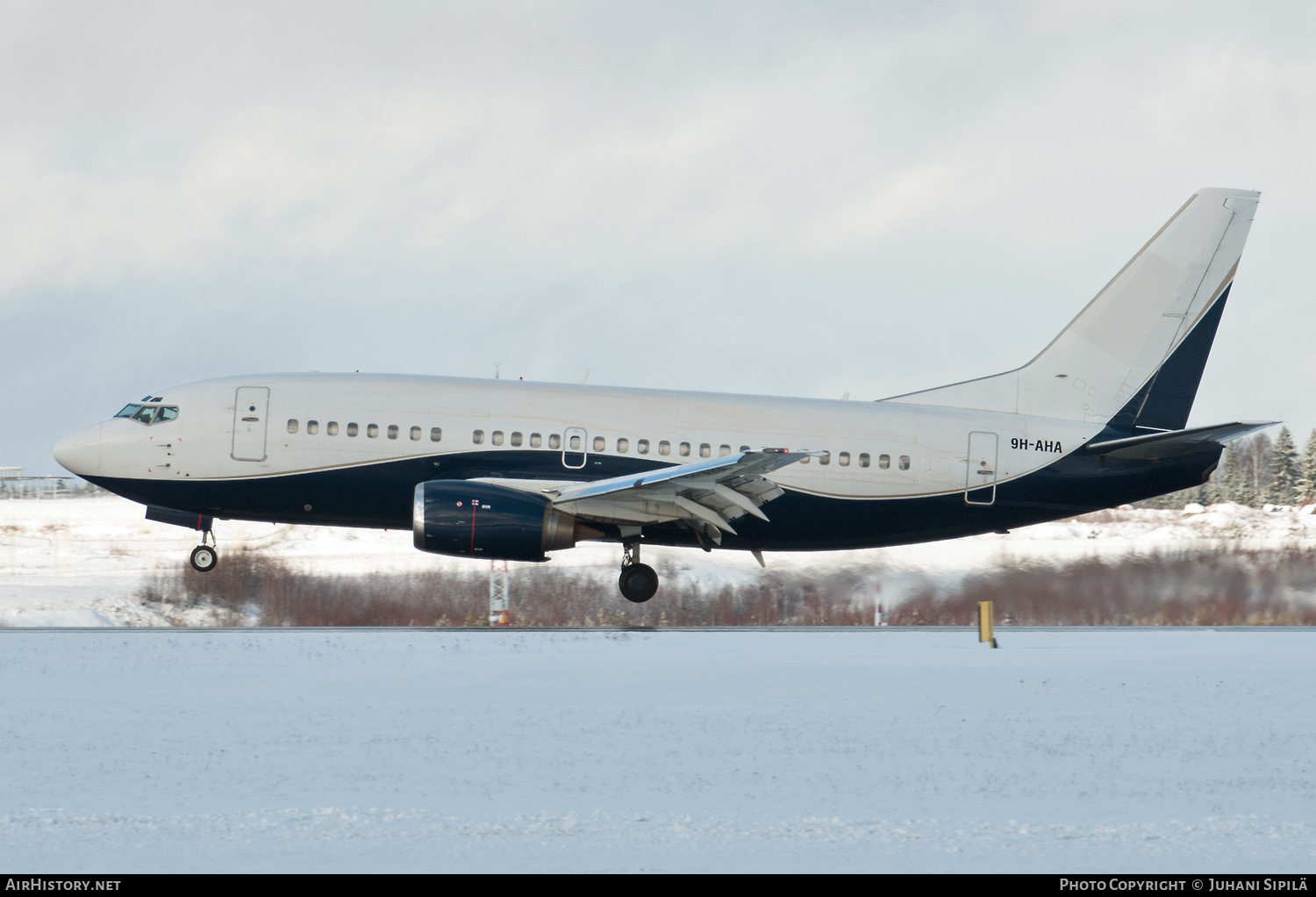 Aircraft Photo of 9H-AHA | Boeing 737-505 | AirHistory.net #191539