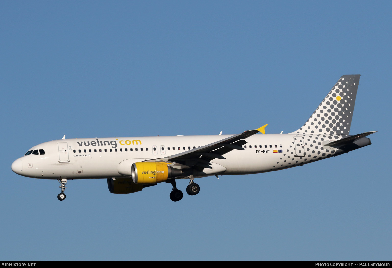 Aircraft Photo of EC-MBY | Airbus A320-214 | Vueling Airlines | AirHistory.net #191565