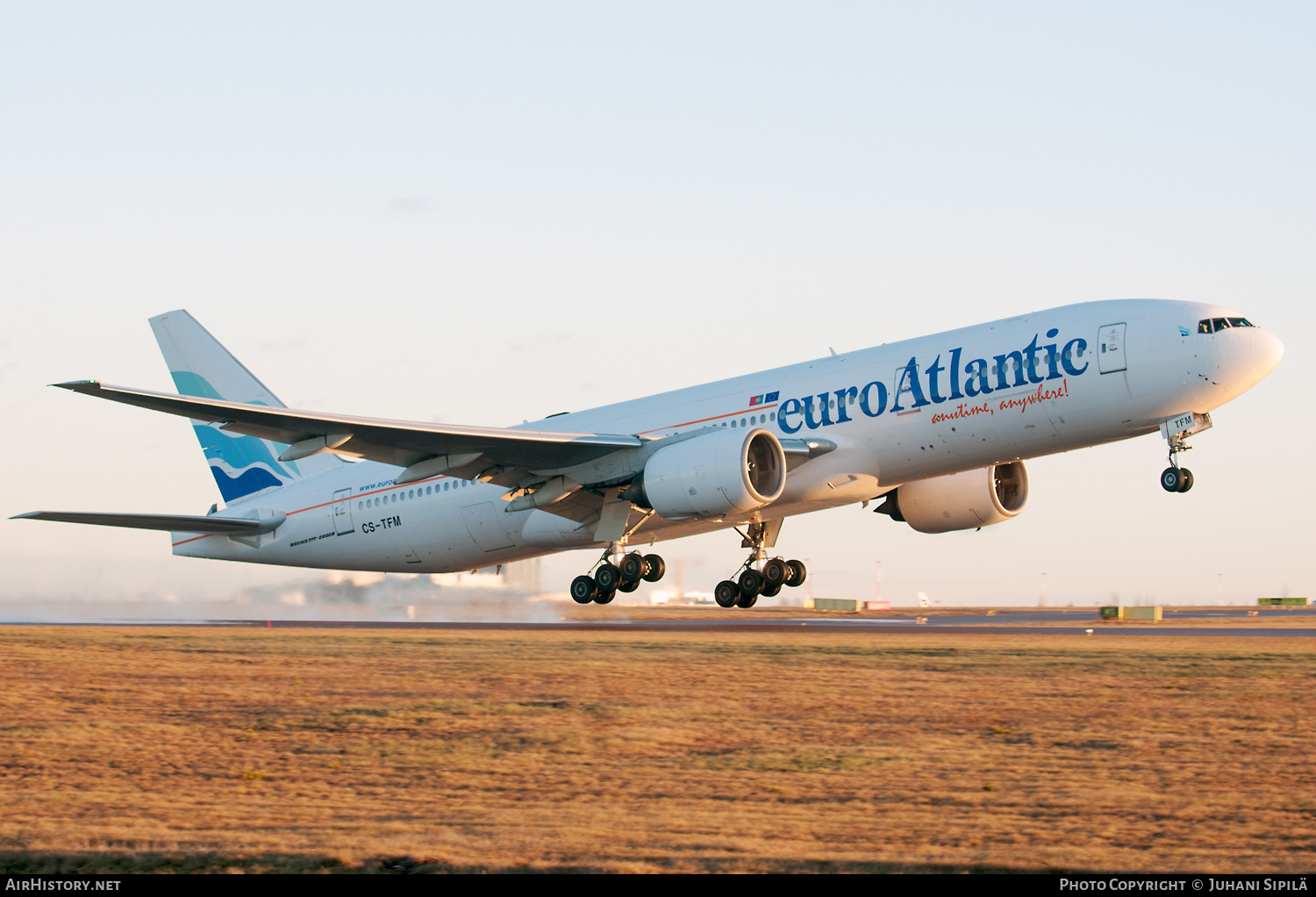 Aircraft Photo of CS-TFM | Boeing 777-212/ER | Euro Atlantic Airways | AirHistory.net #191584