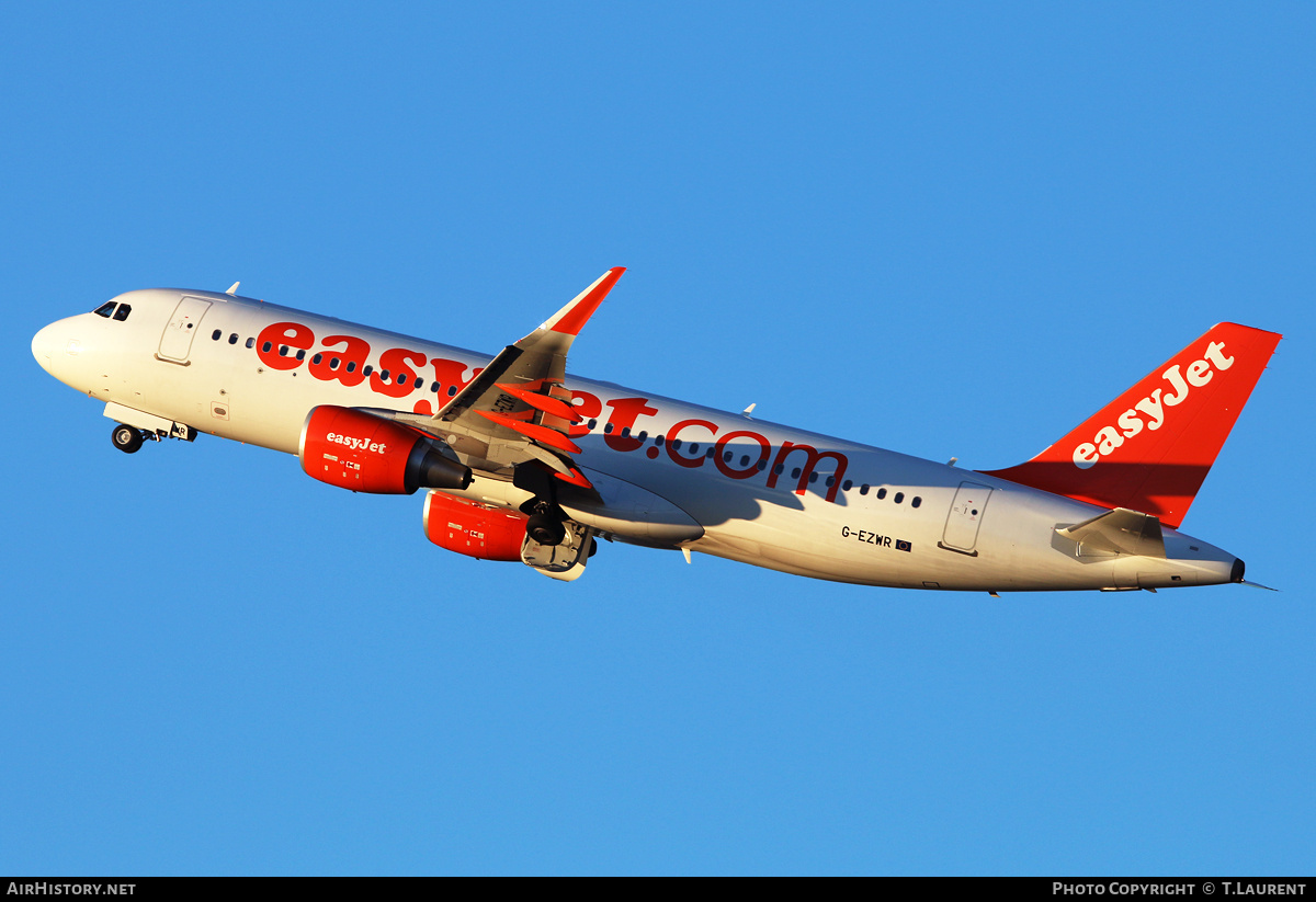 Aircraft Photo of G-EZWR | Airbus A320-214 | EasyJet | AirHistory.net #191705