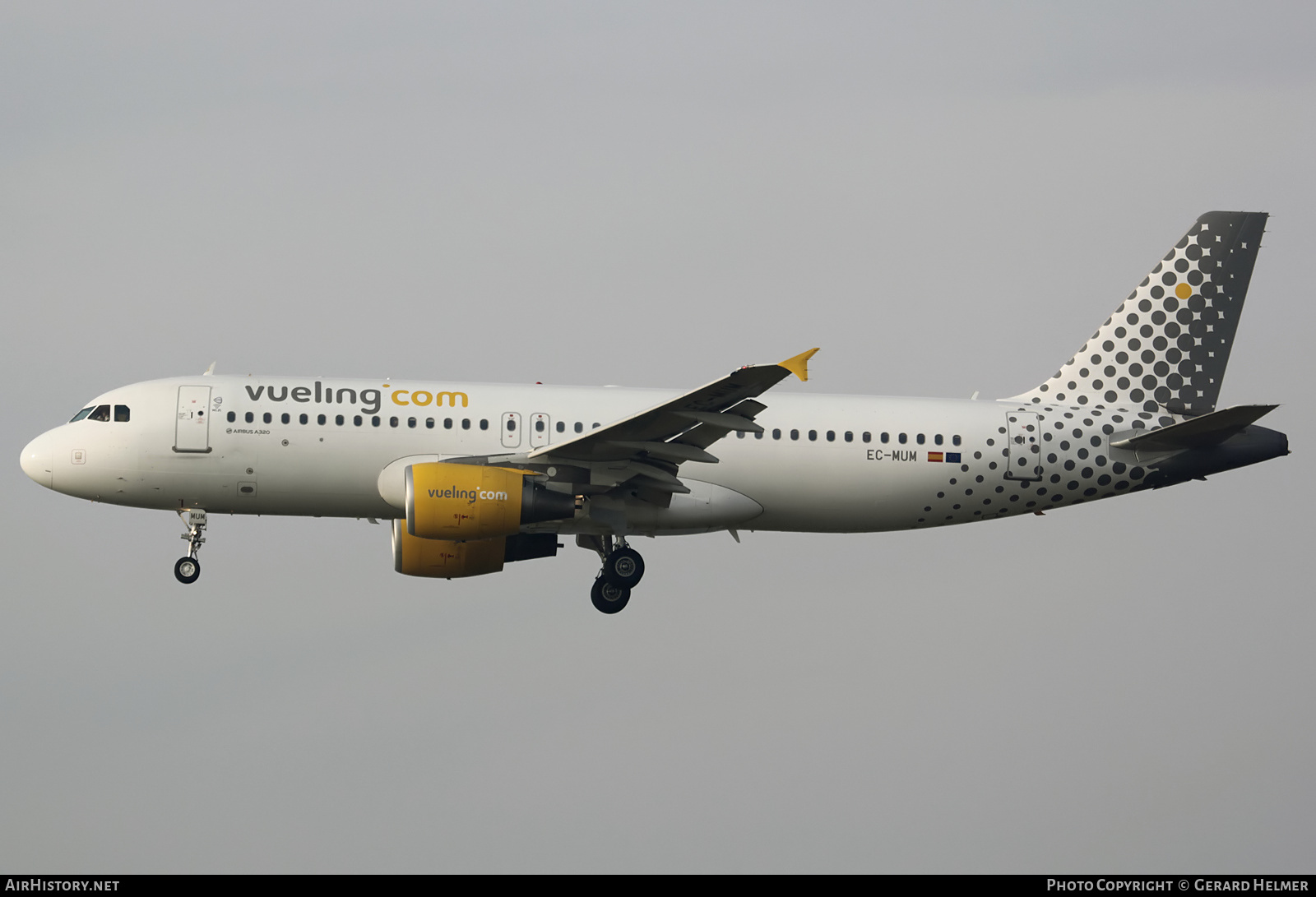 Aircraft Photo of EC-MUM | Airbus A320-214 | Vueling Airlines | AirHistory.net #191821