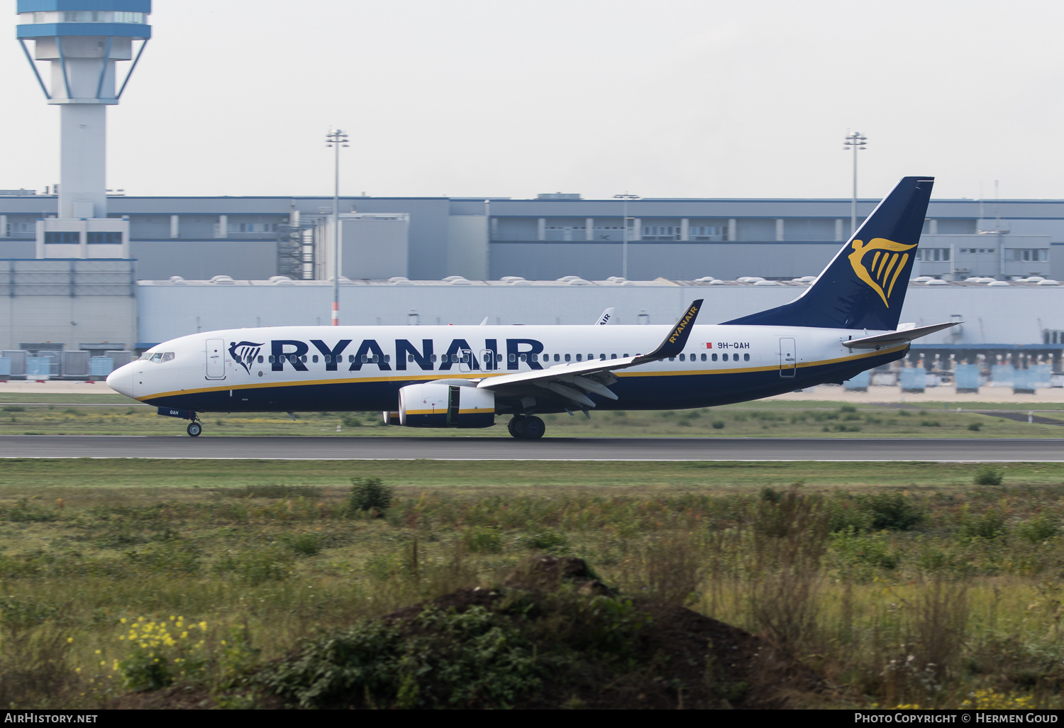 Aircraft Photo of 9H-QAH | Boeing 737-800 | Ryanair | AirHistory.net #191829