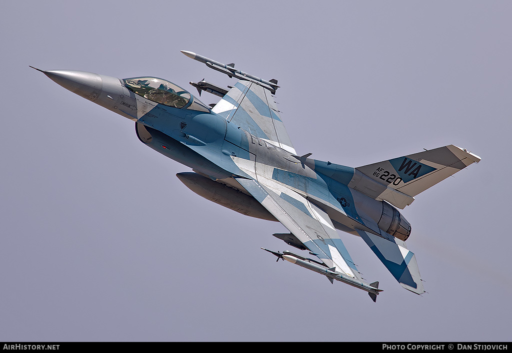 Aircraft Photo of 86-0220 / AF86-220 | General Dynamics F-16C Fighting Falcon | USA - Air Force | AirHistory.net #191858