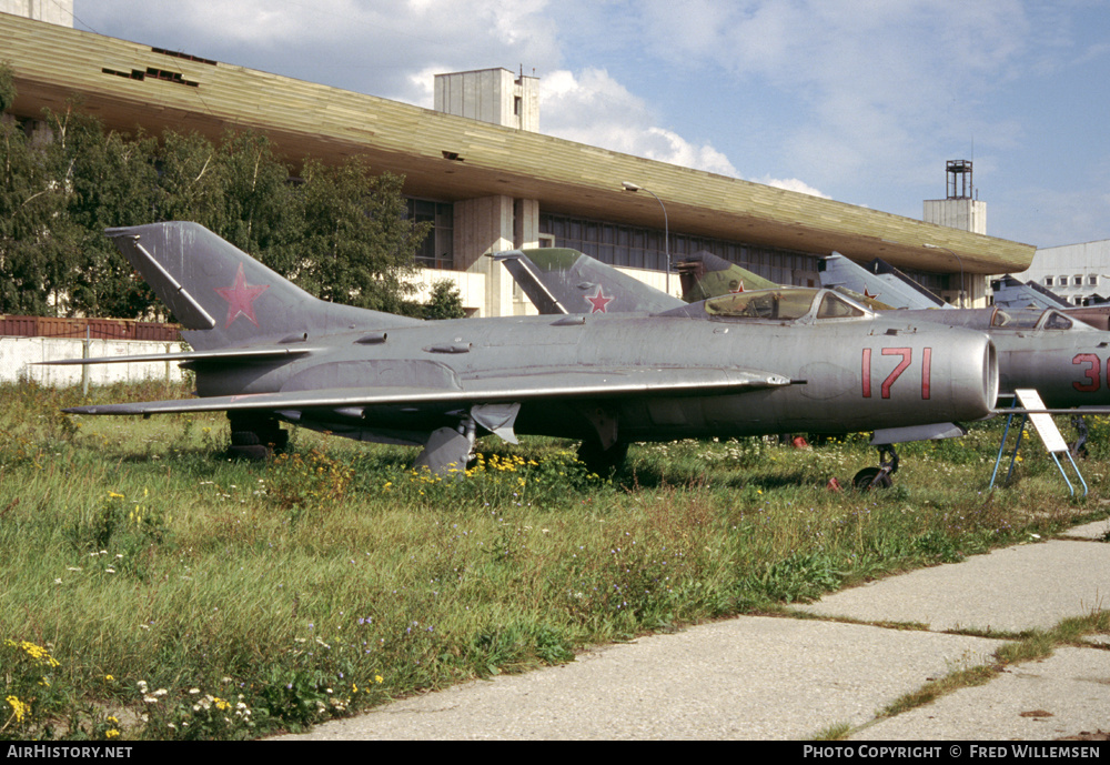 Aircraft Photo of 171 red | Mikoyan-Gurevich MiG-19S | Russia - Air Force | AirHistory.net #192410