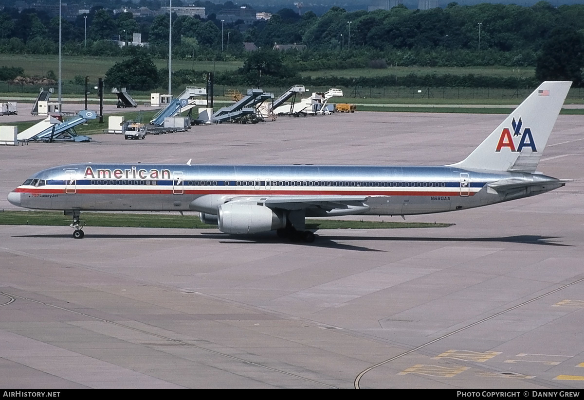 Aircraft Photo of N690AA | Boeing 757-223 | American Airlines | AirHistory.net #192692