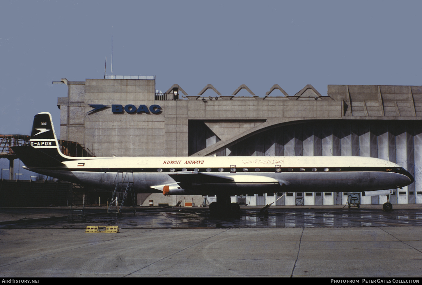 Aircraft Photo of G-APDS | De Havilland D.H. 106 Comet 4 | Kuwait Airways | AirHistory.net #192729