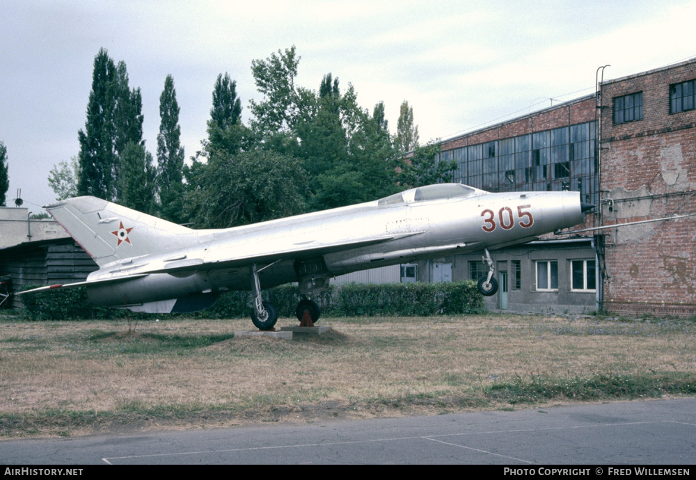 Aircraft Photo of 305 | Mikoyan-Gurevich MiG-21F-13 | Hungary - Air Force | AirHistory.net #193000