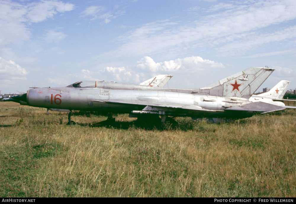 Aircraft Photo of 16 red | Mikoyan-Gurevich MiG-21PF | Russia - Air Force | AirHistory.net #193103