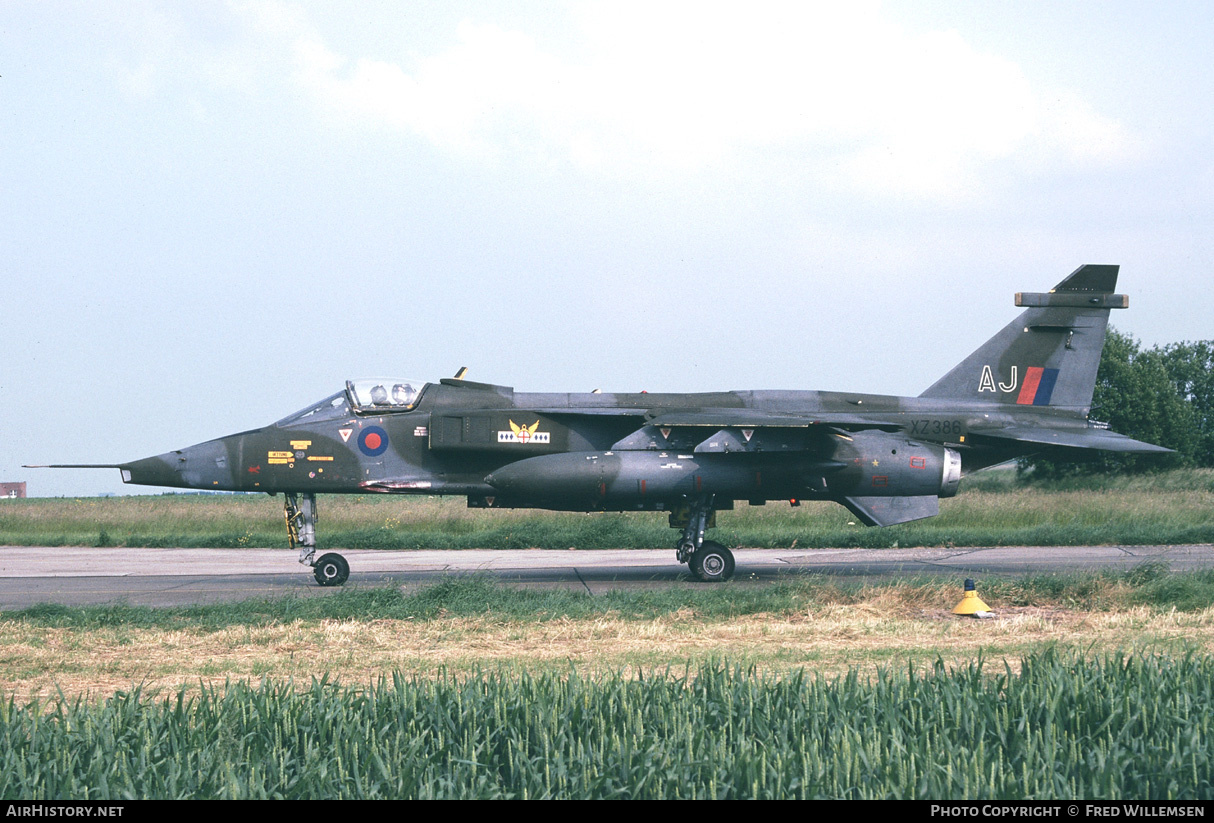 Aircraft Photo of XZ386 | Sepecat Jaguar GR1 | UK - Air Force | AirHistory.net #193404