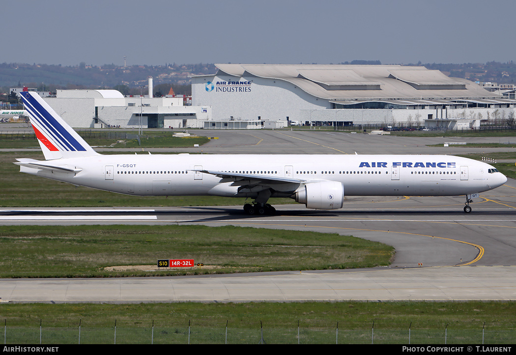 Aircraft Photo of F-GSQT | Boeing 777-328/ER | Air France | AirHistory.net #193470
