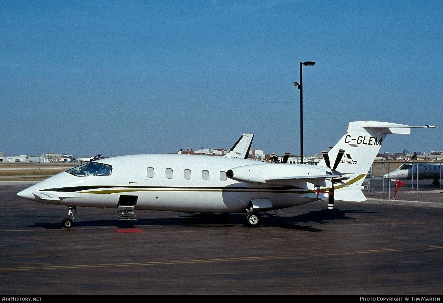 Aircraft Photo of C-GLEM | Piaggio P-180 Avanti | Air Cascades | AirHistory.net #193551