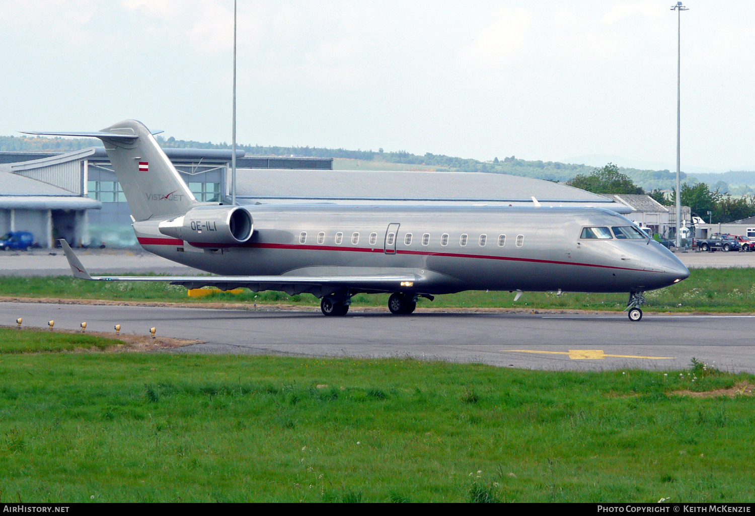 Aircraft Photo of OE-ILI | Bombardier Challenger 850 (CRJ-200SE/CL-600-2B19) | VistaJet | AirHistory.net #193566