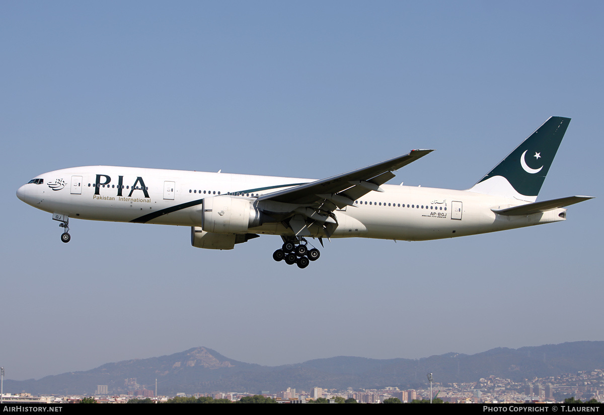 Aircraft Photo of AP-BGJ | Boeing 777-240/ER | Pakistan International Airlines - PIA | AirHistory.net #193630