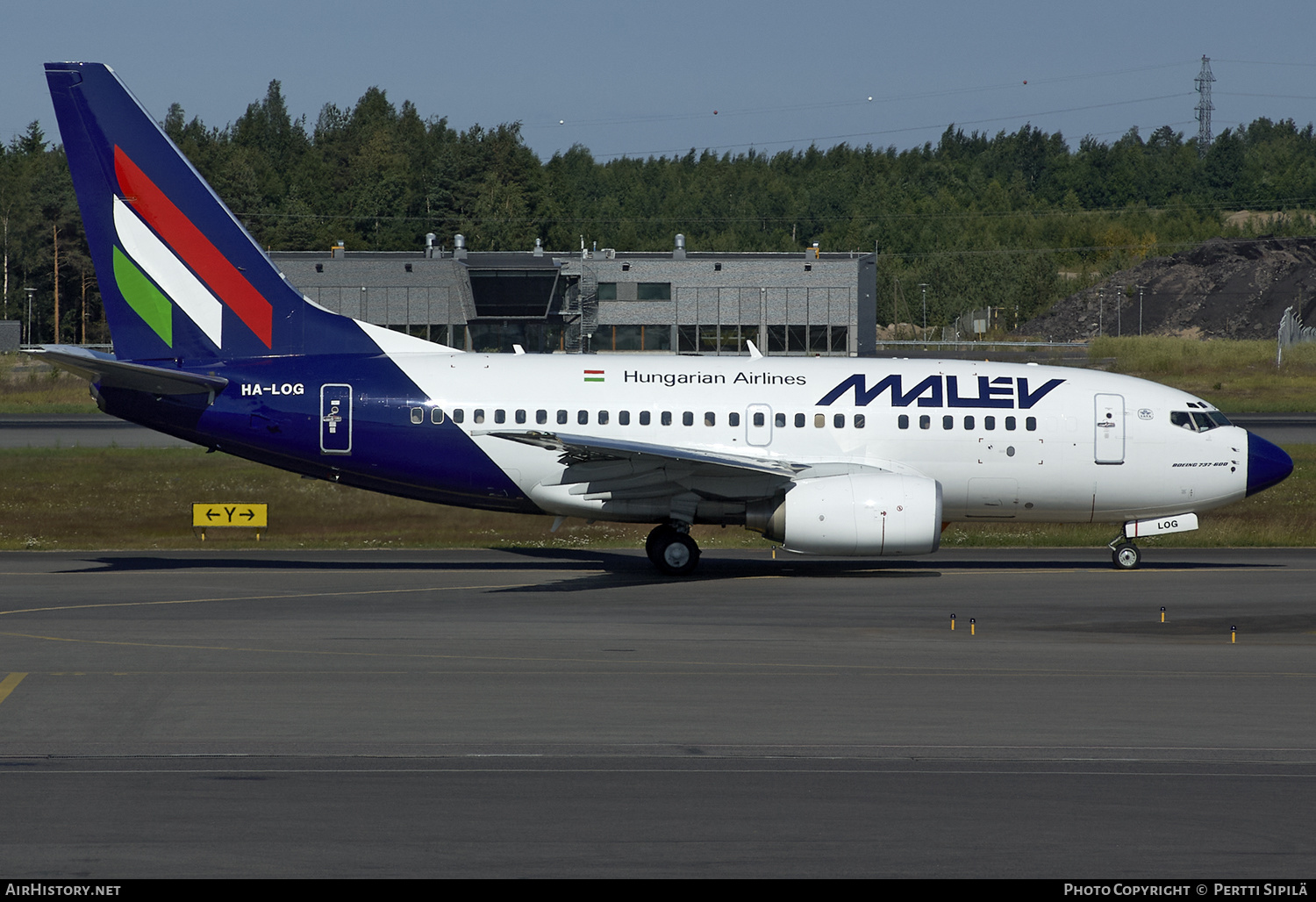 Aircraft Photo of HA-LOG | Boeing 737-6Q8 | Malév - Hungarian Airlines | AirHistory.net #193772