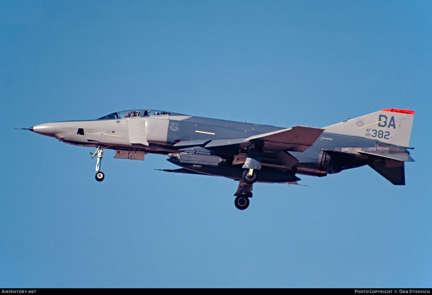 Aircraft Photo of 69-0382 / AF69-382 | McDonnell Douglas RF-4C Phantom II | USA - Air Force | AirHistory.net #193971