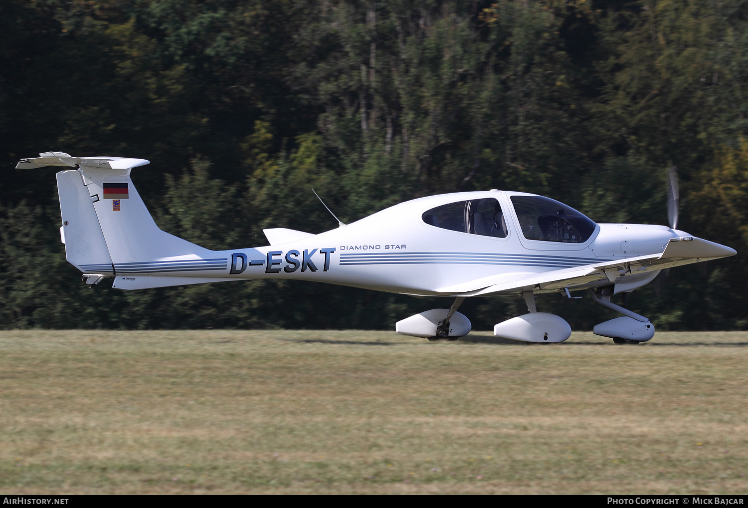 Aircraft Photo of D-ESKT | Diamond DA40 Diamond Star | AirHistory.net #193973