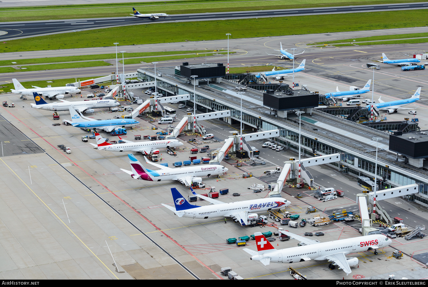 Airport photo of Amsterdam - Schiphol (EHAM / AMS) in Netherlands | AirHistory.net #194012