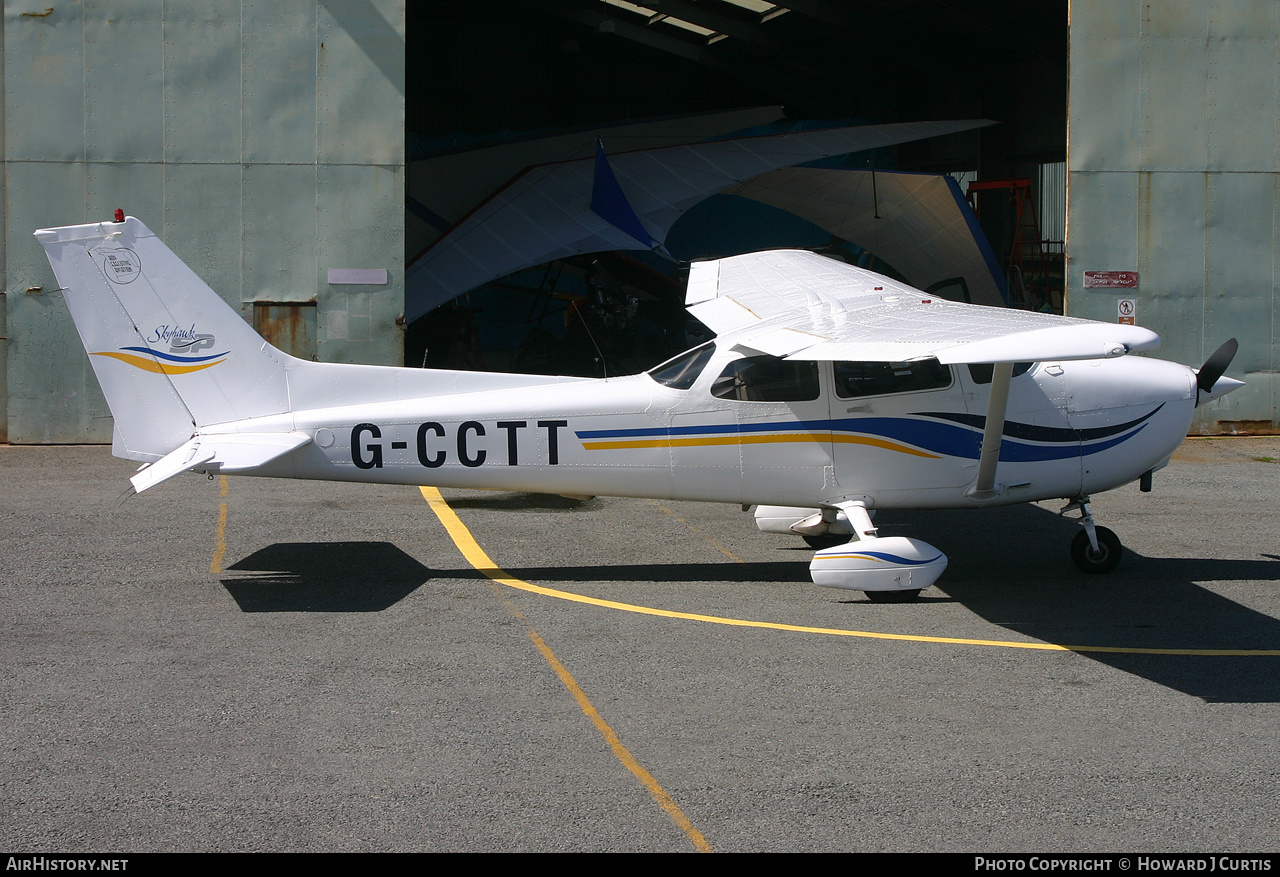 Aircraft Photo of G-CCTT | Cessna 172S Skyhawk SP | Roy Executive Aviation | AirHistory.net #194224
