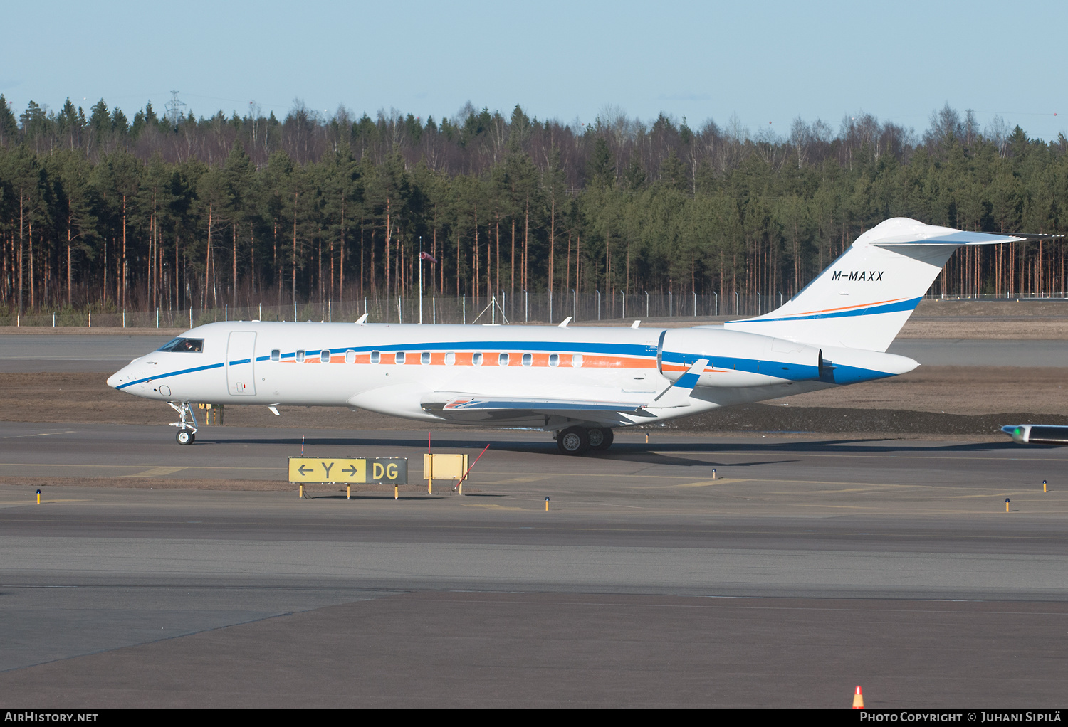 Aircraft Photo of M-MAXX | Bombardier Global 6000 (BD-700-1A10) | AirHistory.net #194236