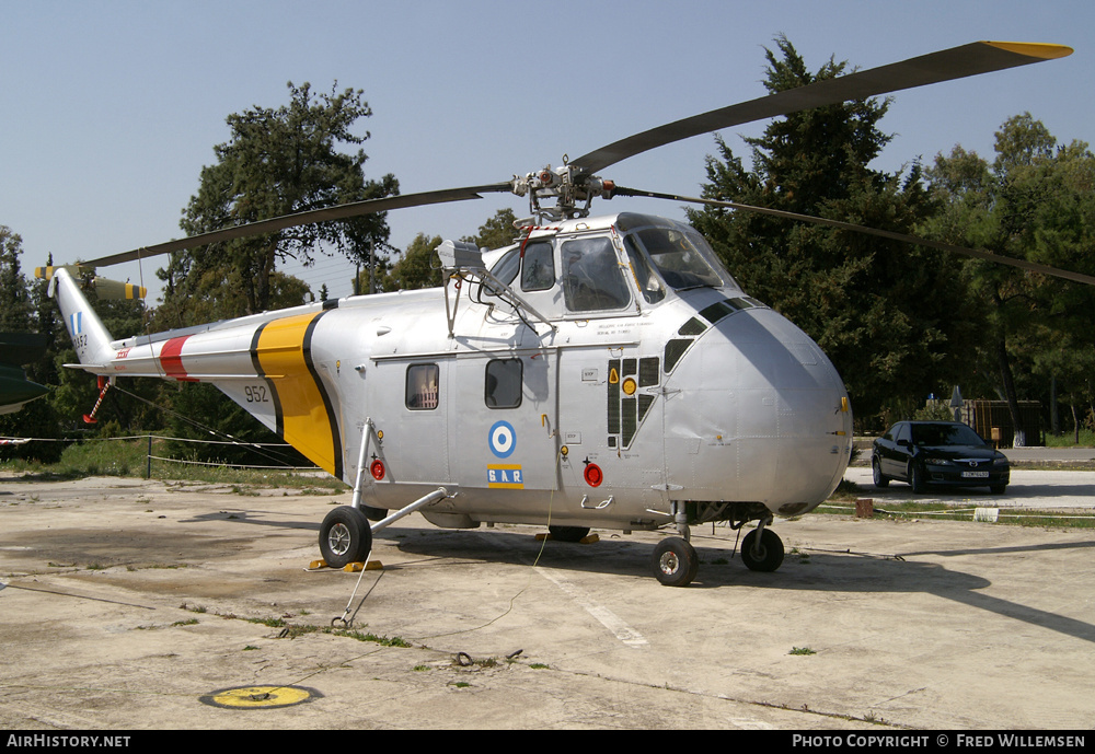 Aircraft Photo of 952 | Sikorsky UH-19B Chickasaw (S-55B) | Greece - Air Force | AirHistory.net #194393