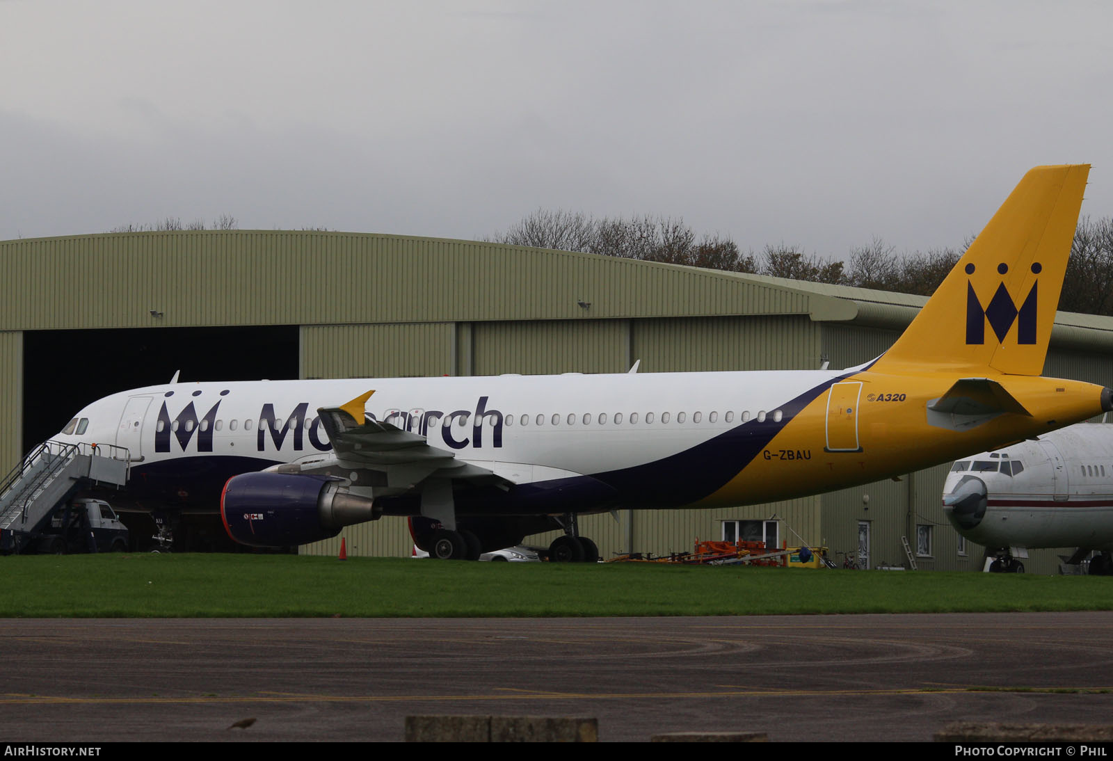 Aircraft Photo of G-ZBAU | Airbus A320-214 | Monarch Airlines | AirHistory.net #194448