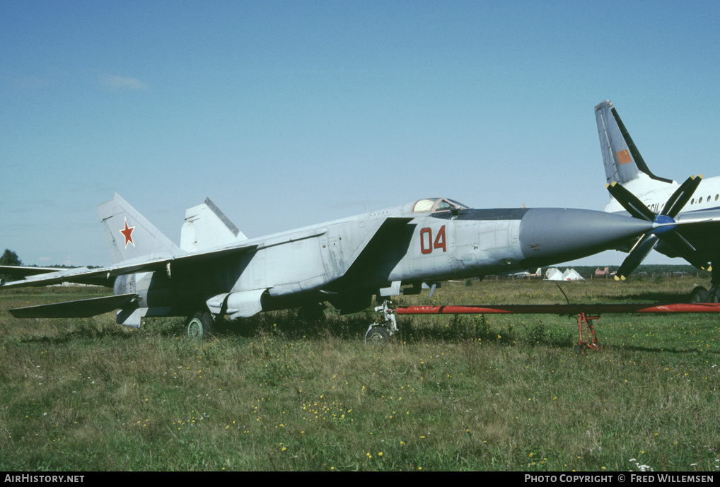 Aircraft Photo of 04 red | Mikoyan-Gurevich MiG-25PD | Russia - Air Force | AirHistory.net #195009