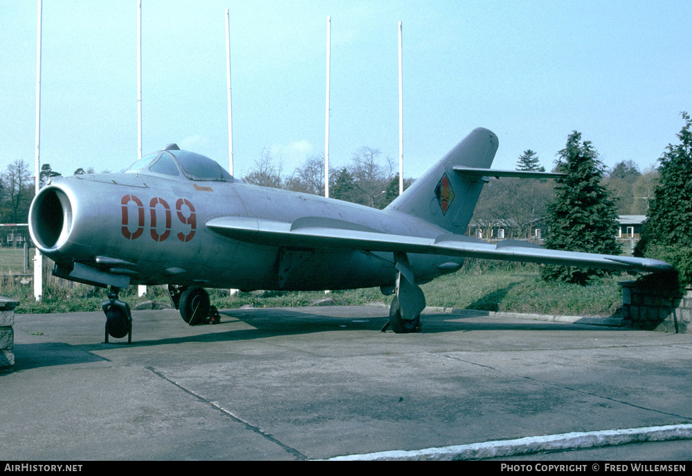 Aircraft Photo of 009 | Mikoyan-Gurevich MiG-17 | East Germany - Air Force | AirHistory.net #195059