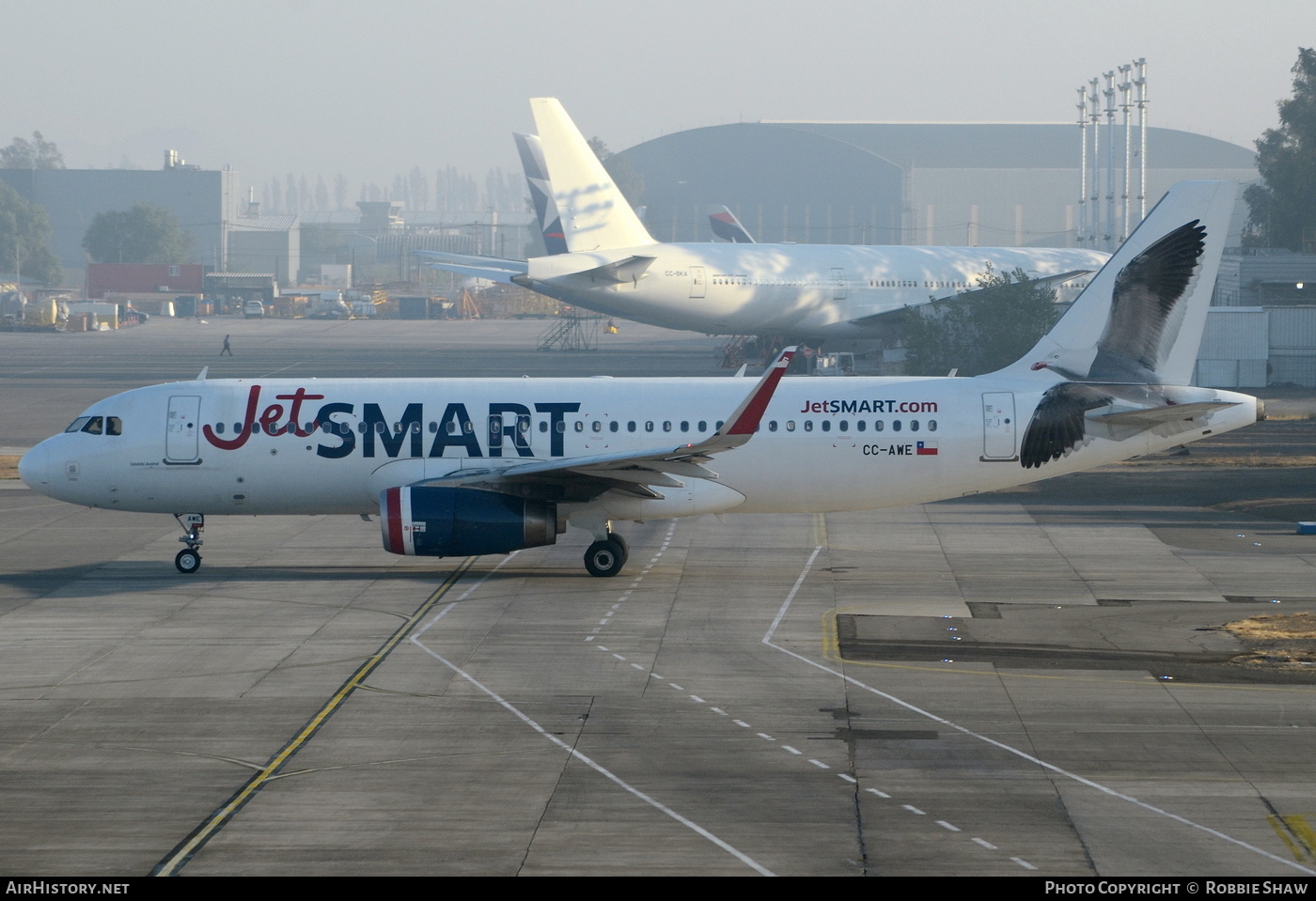 Aircraft Photo of CC-AWE | Airbus A320-232 | JetSmart | AirHistory.net #195174