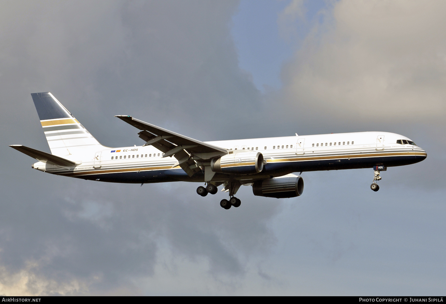 Aircraft Photo of EC-HDS | Boeing 757-256 | Privilege Style | AirHistory.net #195177