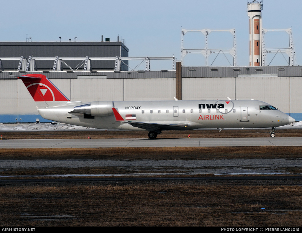 Aircraft Photo of N829AY | Bombardier CRJ-200LR (CL-600-2B19) | NWA Airlink | AirHistory.net #195182