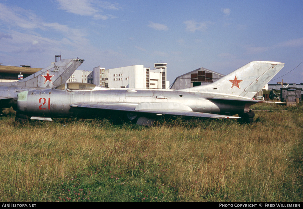 Aircraft Photo of 21 red | Mikoyan-Gurevich MiG-19PF | Russia - Air Force | AirHistory.net #195208
