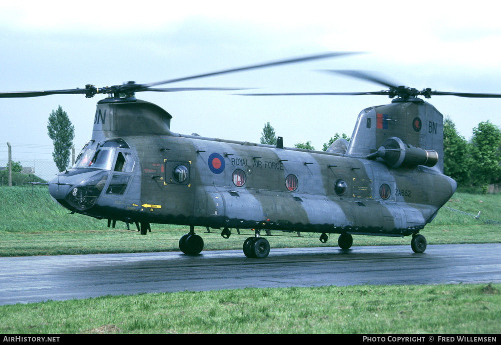 Aircraft Photo of ZA682 | Boeing Vertol Chinook HC1 (352) | UK - Air Force | AirHistory.net #195220