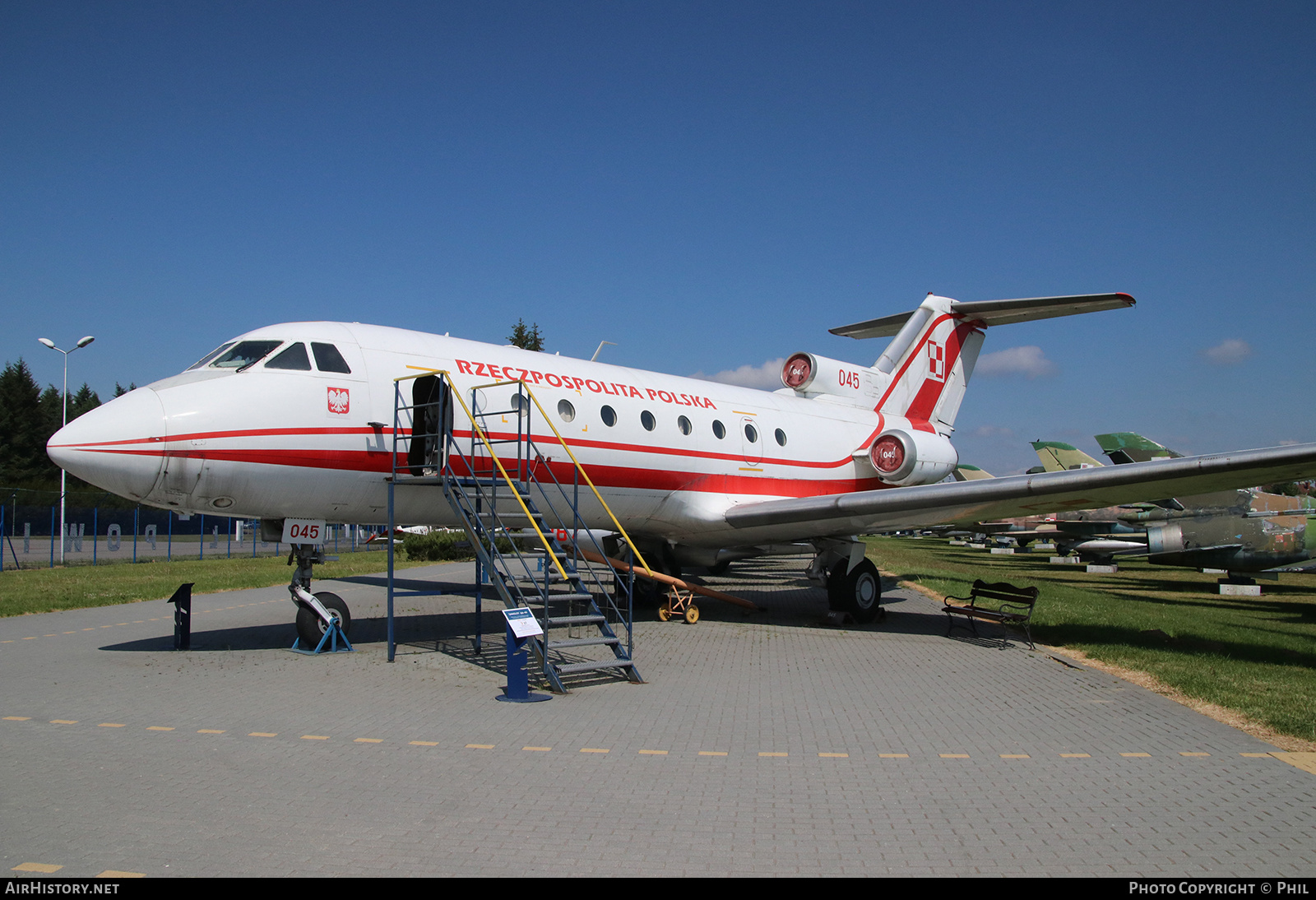 Aircraft Photo of 045 | Yakovlev Yak-40 | Poland - Air Force | AirHistory.net #195350