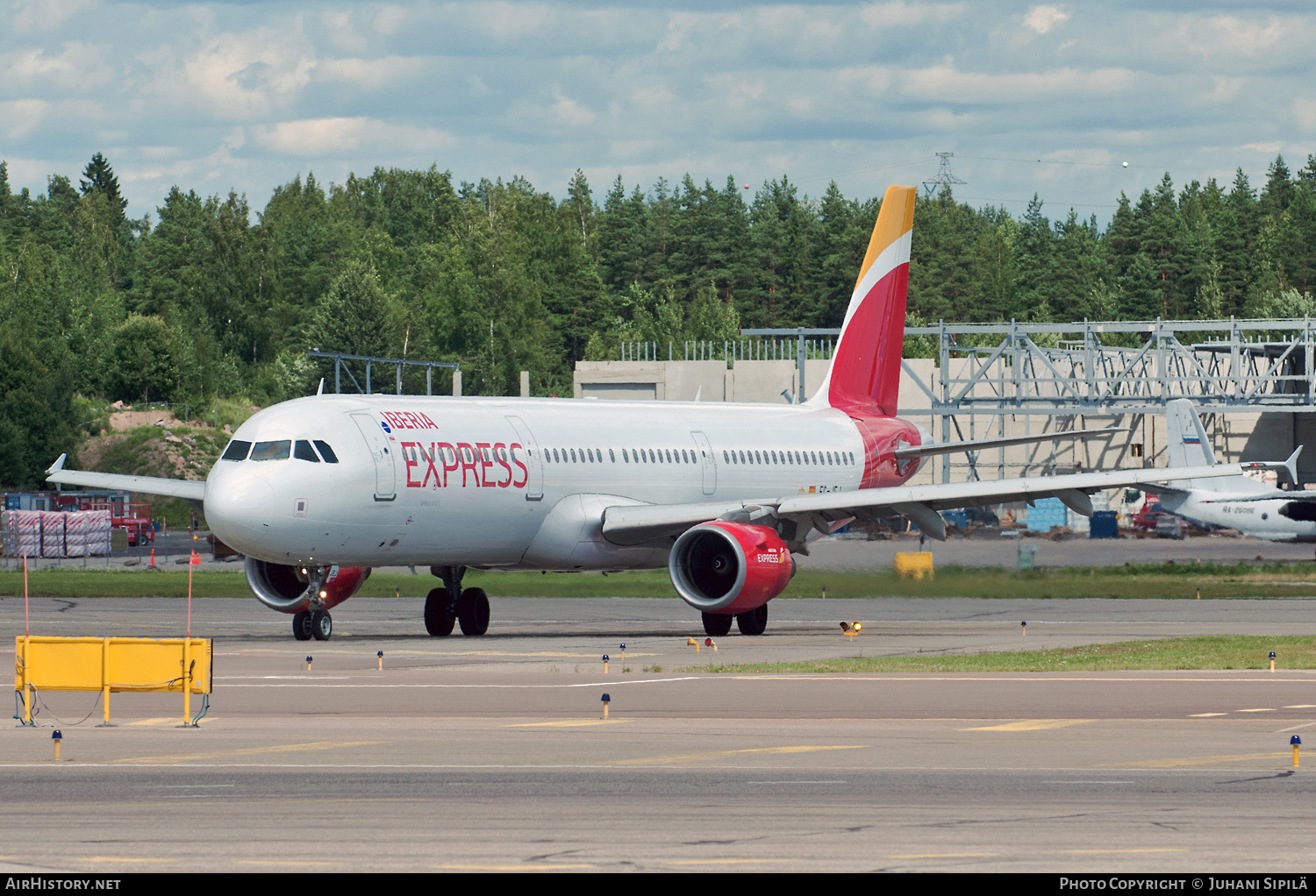 Aircraft Photo of EC-JEJ | Airbus A321-213 | Iberia Express | AirHistory.net #195378