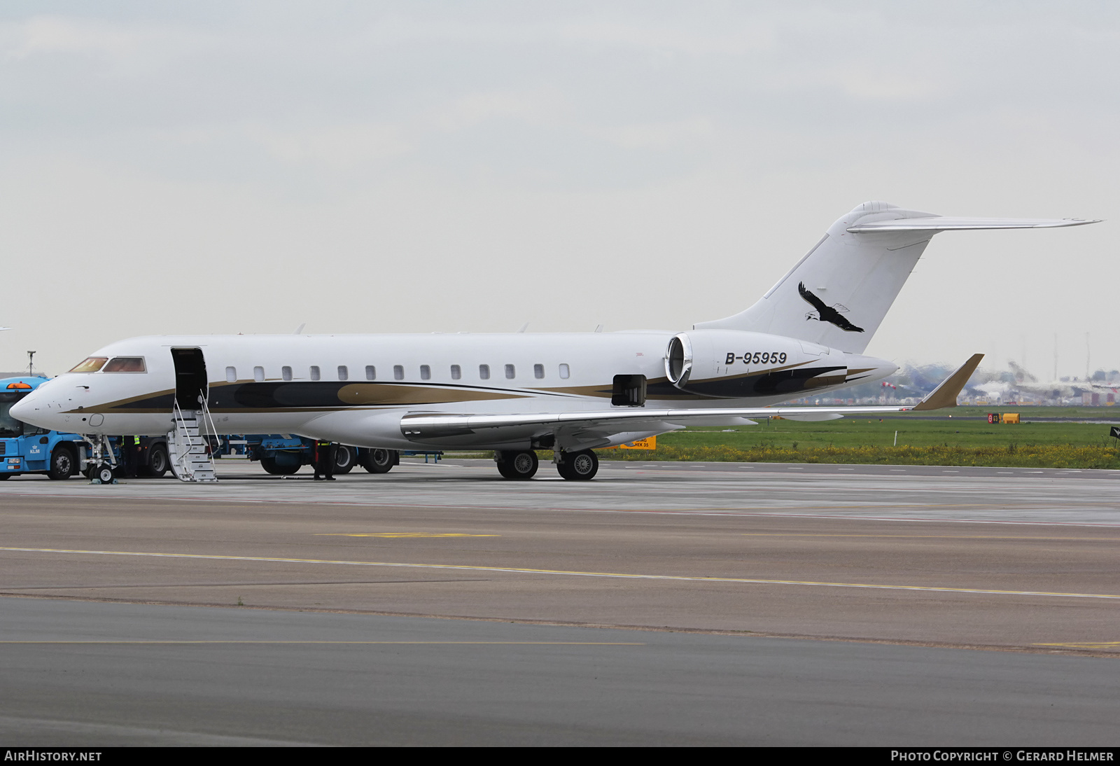 Aircraft Photo of B-95959 | Bombardier Global Express XRS (BD-700-1A10) | AirHistory.net #195445