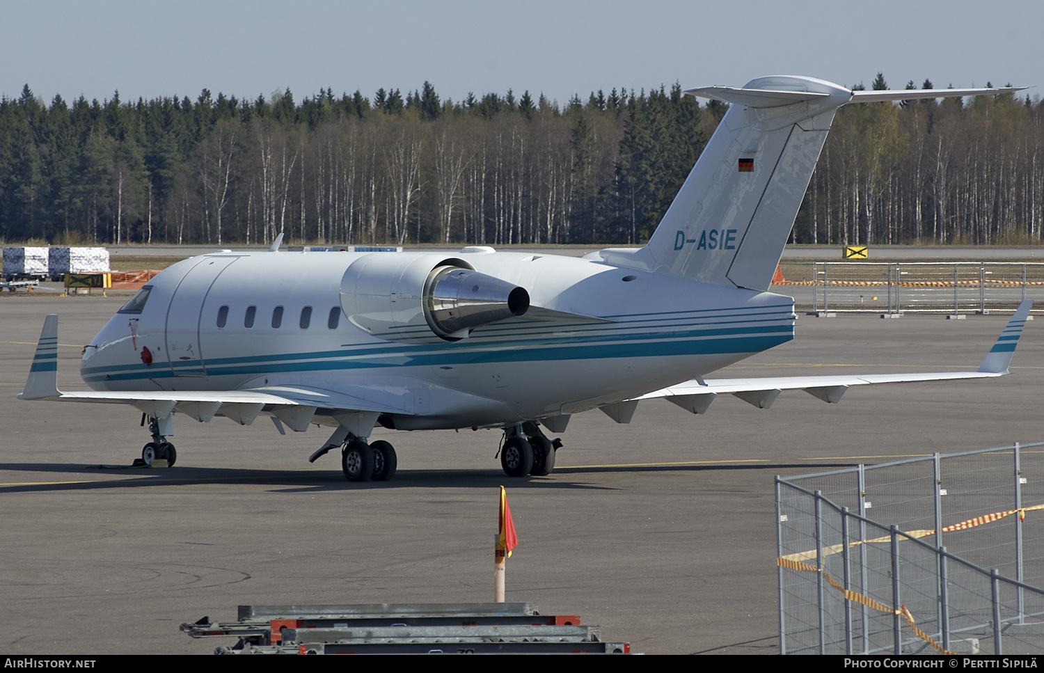Aircraft Photo of D-ASIE | Bombardier Challenger 604 (CL-600-2B16) | AirHistory.net #195770